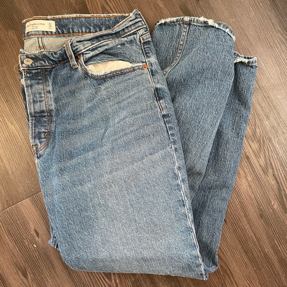 Abercrombie & Fitch The Dad High Rise Jeans 33/16R